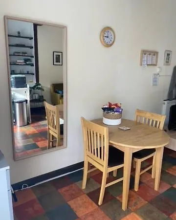 No 5 Apartment *