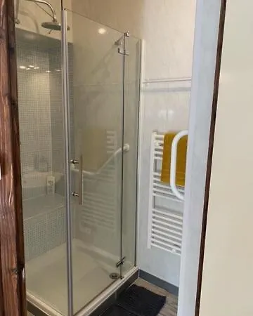 Apartment No 5 *